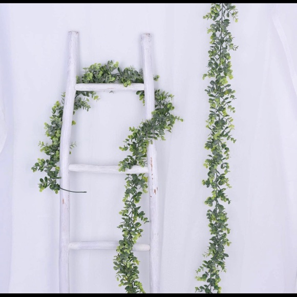 4 pack | Thick Boxwood Eucalyptus Garland Artificial Vines Greenery 24 Feet - Picture 3 of 3